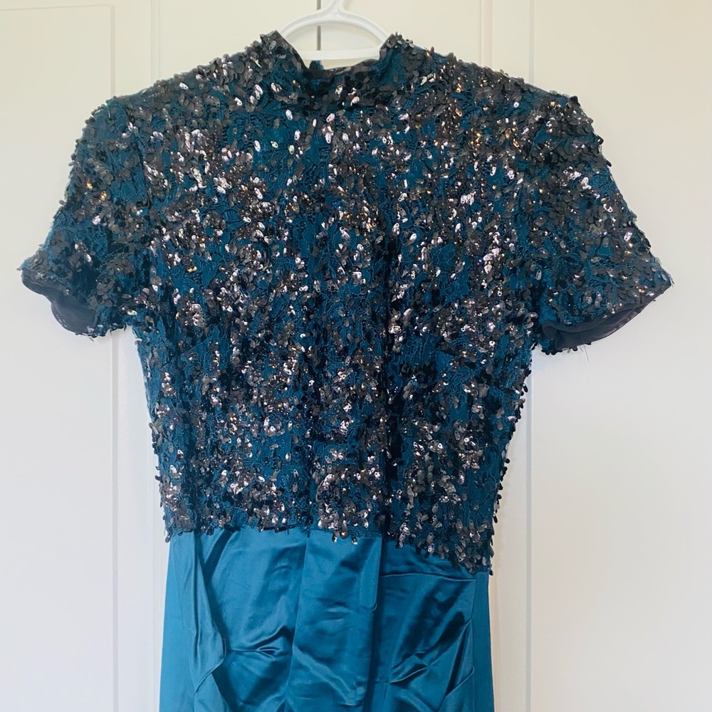 Marciano dress Size small, midi,